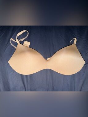 SKIMS Wireless Form Push-Up Plunge Bra